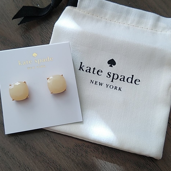 NEW Kate Spade Small Stud Earrings in Cream - Picture 4 of 4